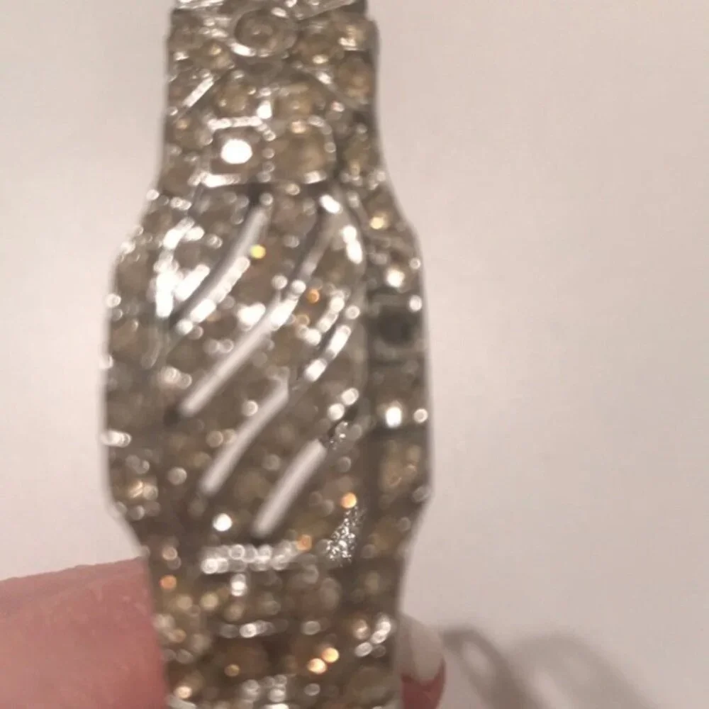 💎✨ Vintage Silver-Tone Rhinestone Hinged Bangle Bracelet w/ Safety Chain - Picture 8 of 8
